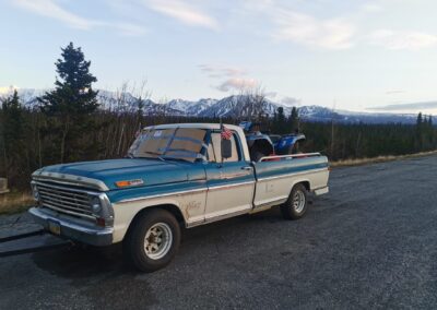 Le pick-up de 1968, indispensable pour les déplacements d'Aurélie et Rémy en Alaska